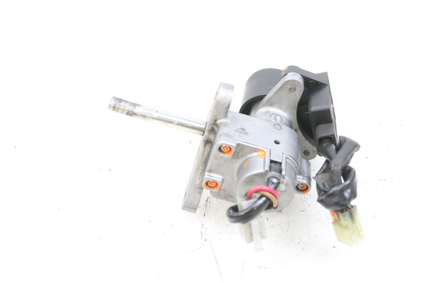 photo de LOCK KEY CDI IGNITION SWITCH KIT YAMAHA XMAX X-MAX 125 (2006 - 2009) - Distinctive features