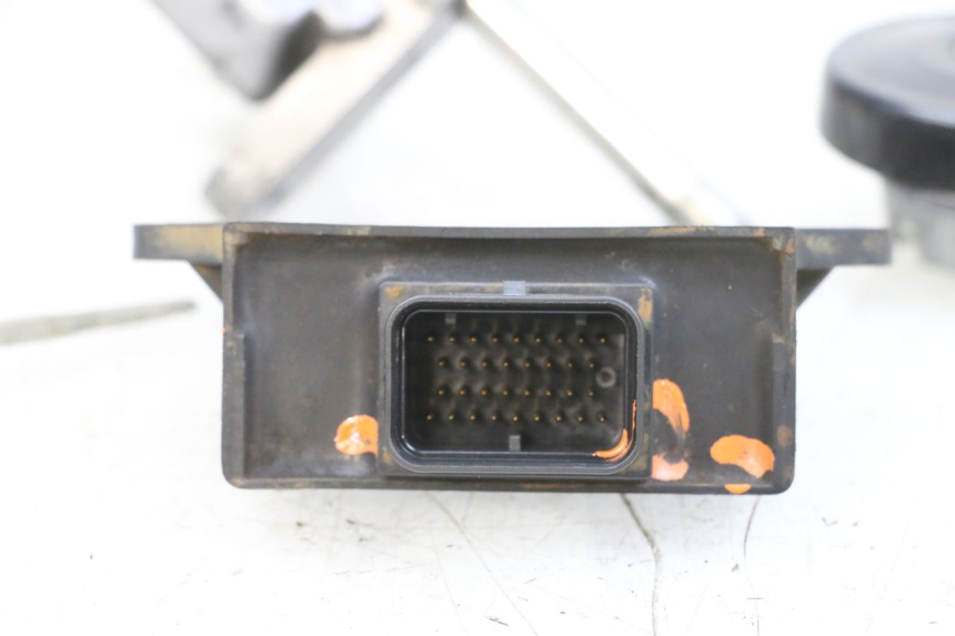 photo de LOCK KEY CDI IGNITION SWITCH KIT YAMAHA XMAX X-MAX 125 (2006 - 2009) - Focus on structure