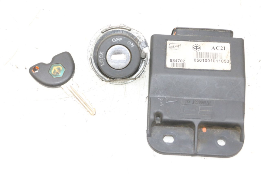 photo de LOCK KEY CDI IGNITION SWITCH KIT PIAGGIO X8 125 (2004 - 2007) - Main view