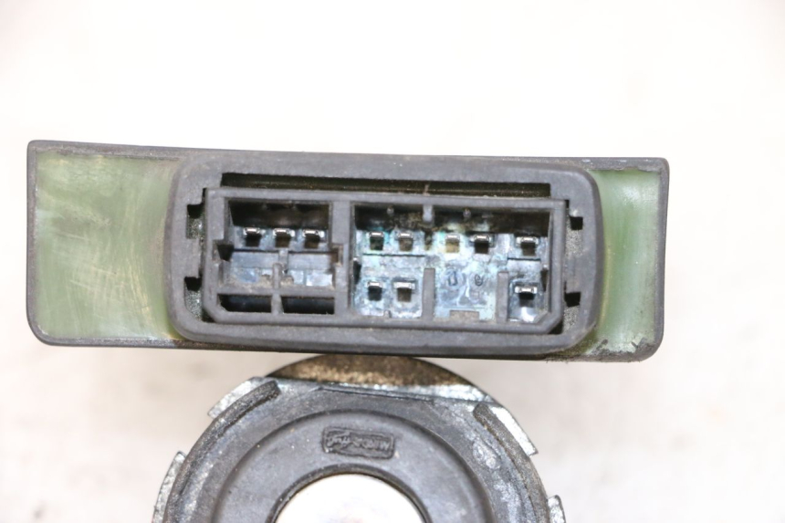 photo de LOCK KEY CDI IGNITION SWITCH KIT PIAGGIO X8 125 (2004 - 2007) - Zoom on usage condition