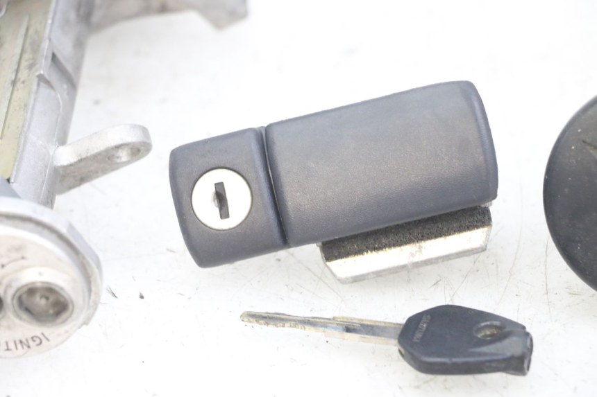 photo de LOCK SET KEY SUZUKI BURGMAN 125 (2007 - 2014) - Markings and original references