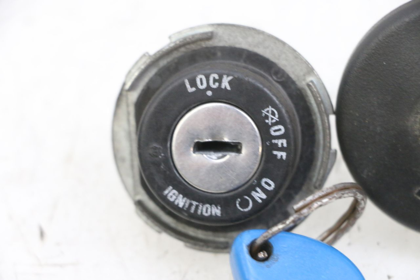 photo de LOCK SET KEY PIAGGIO FLY 4T 50 (2013 - 2017) - Surface and material condition