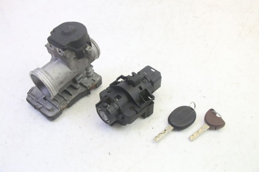 photo de LOCK SET KEY PIAGGIO MP3 HPE 350 (2018 - 2020) - Main view