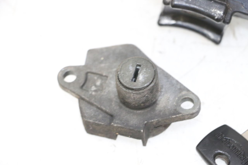 photo de LOCK SET KEY TRIUMPH SPRINT 900 (1995 - 1998)