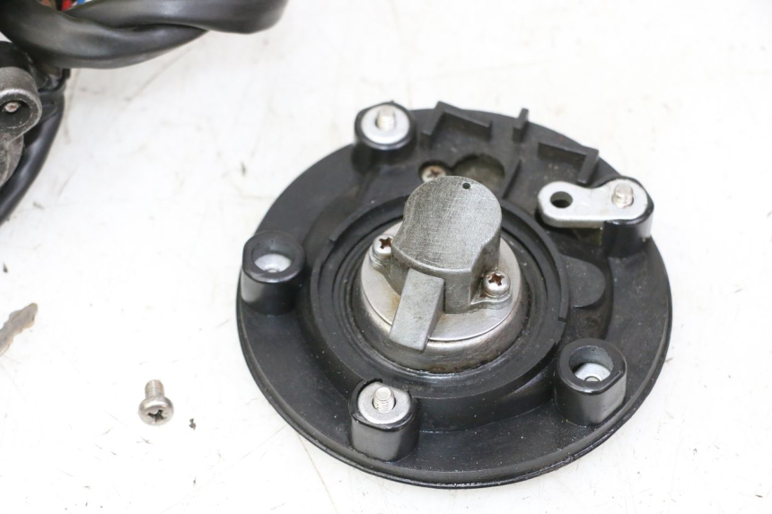 photo de LOCK SET KEY TRIUMPH SPRINT 900 (1995 - 1998)