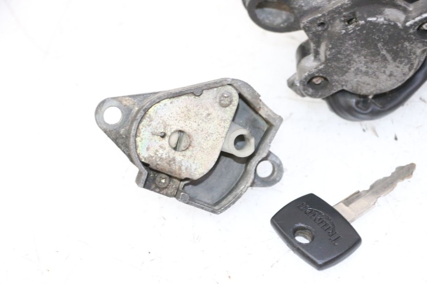 photo de LOCK SET KEY TRIUMPH SPRINT 900 (1995 - 1998)