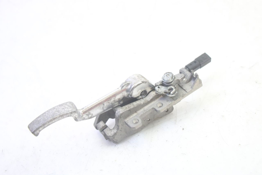 photo de PARKING BRAKE LEVER PIAGGIO MP3 RL 250 (2006 - 2010) - Zoom on usage condition