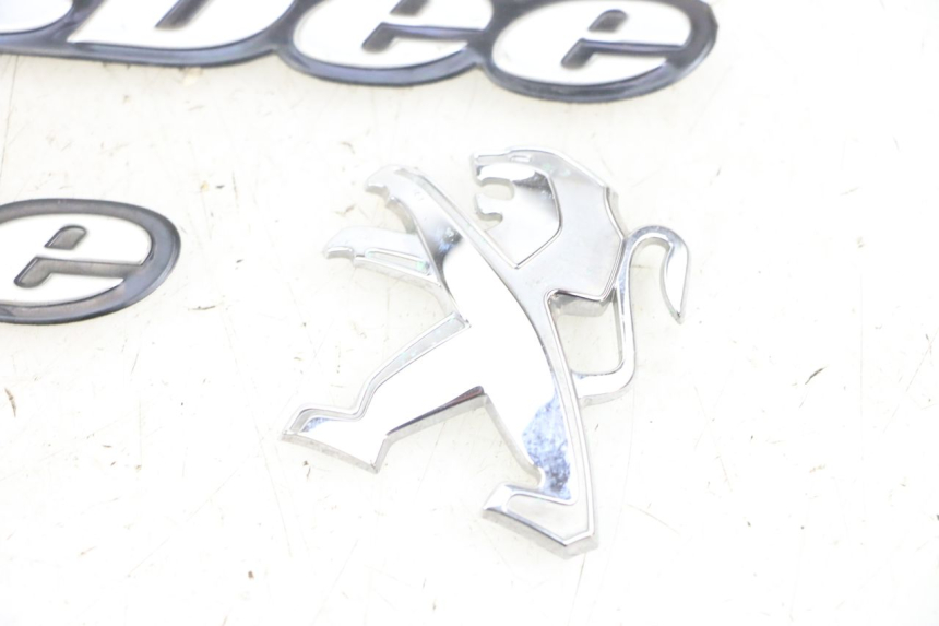 photo de BRAND LOGO PEUGEOT KISBEE 4T 50 (2010 - 2017) - Zoom on usage condition