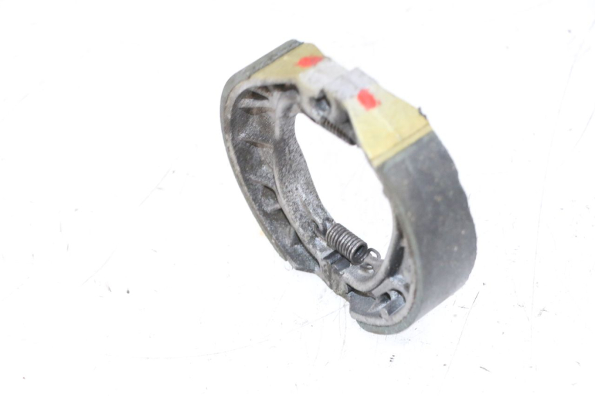 photo de BRAKE SHOE PEUGEOT KISBEE 2T 50 (2010 - 2017) - Component detail