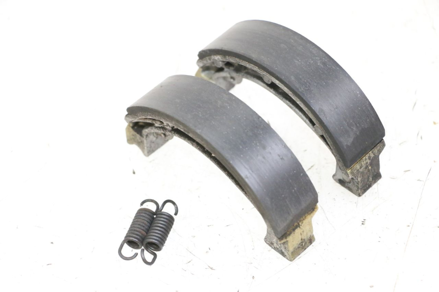 photo de BRAKE SHOE PEUGEOT KISBEE 4T 50 (2018 - 2022)
