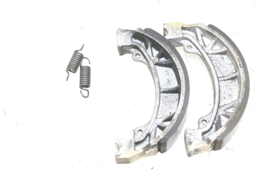 photo de BRAKE SHOE PEUGEOT KISBEE 4T 50 (2018 - 2022)