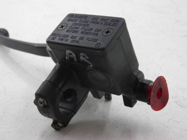 photo de REAR BRAKE MASTER CYLINDER HONDA FES PANTHEON 125 (2003 - 2007) - Product overview