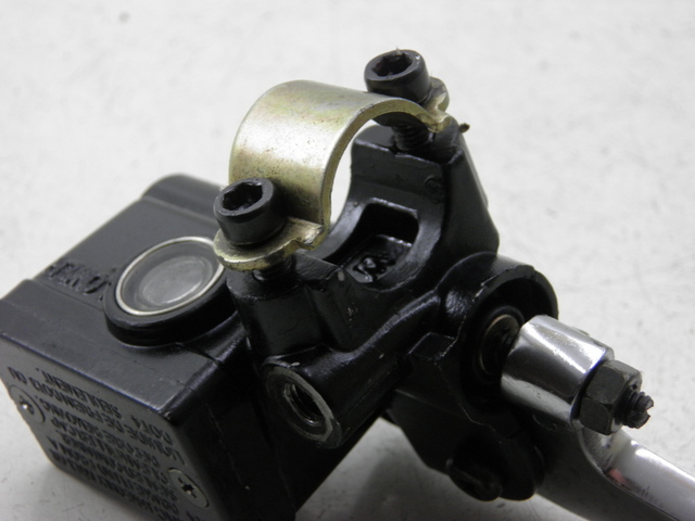 photo de REAR BRAKE MASTER CYLINDER JM MOTOR S-MAX 125 (2010 - 2014) - Alternative perspective