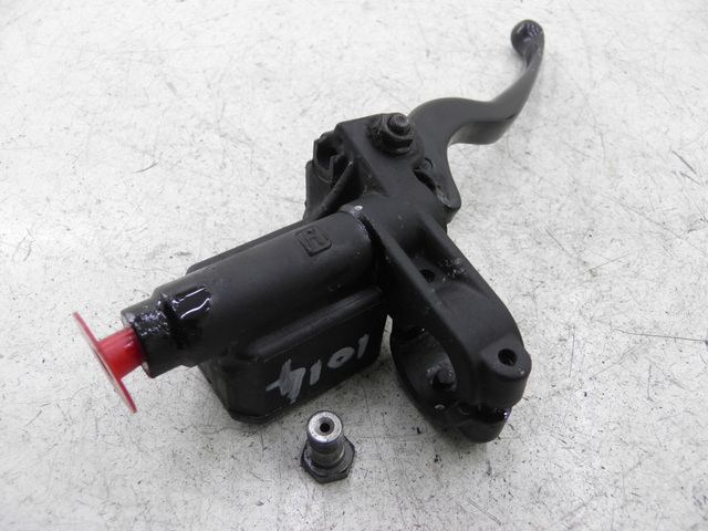 photo de REAR BRAKE MASTER CYLINDER PIAGGIO X8 125 (2004 - 2007)