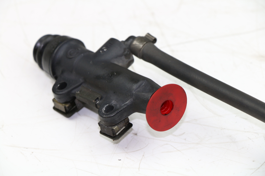 photo de REAR BRAKE MASTER CYLINDER BMW R RT 850 (1999 - 2007)