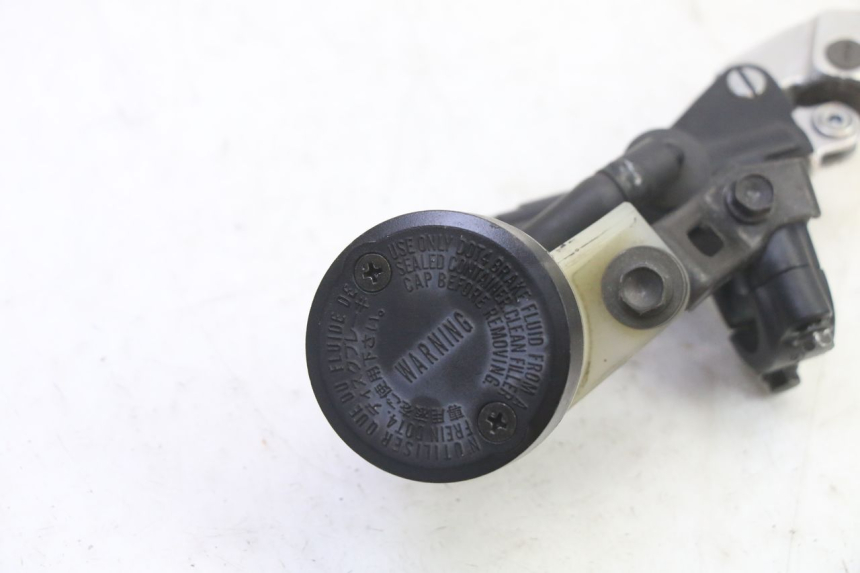photo de FRONT BRAKE MASTER CYLINDER HONDA CBR RR FIREBLADE 900 (1992 - 1994)