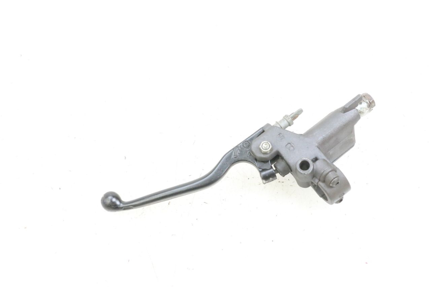 photo de FRONT MASTER CYLINDER PEUGEOT ELYSEO 125 (1999 - 2004) - Fixing points details