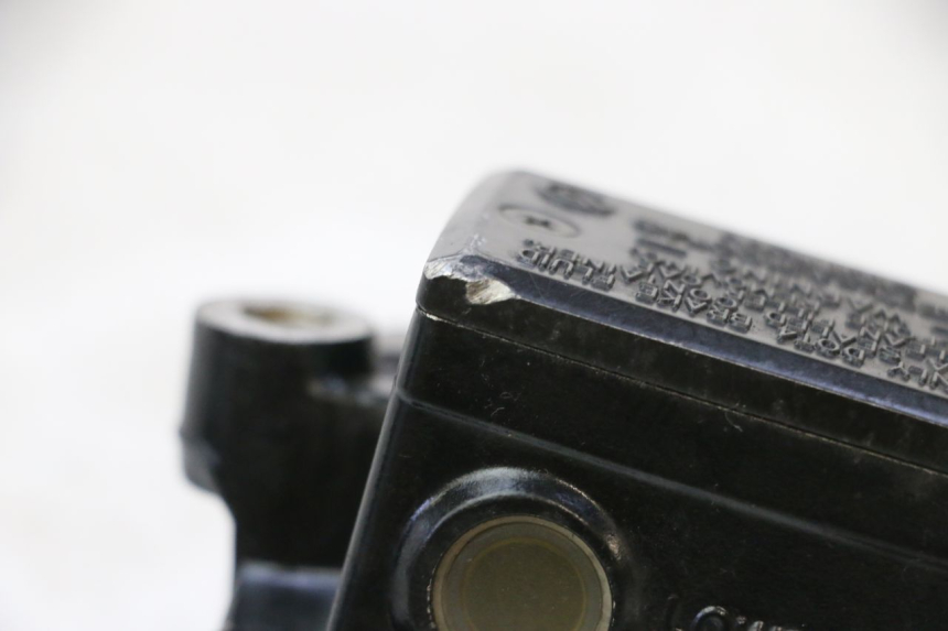 photo de FRONT BRAKE MASTER CYLINDER YAMAHA FZ6 N FAZER 600 (2004 - 2006)