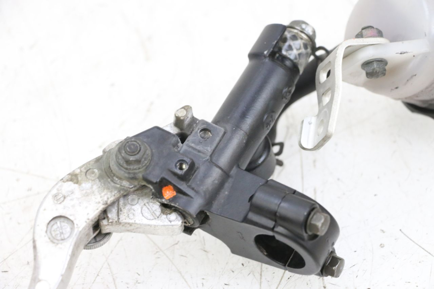 photo de FRONT BRAKE MASTER CYLINDER SUZUKI GSXR GSX-R 1000 (2003 - 2004) - Zoom on usage condition
