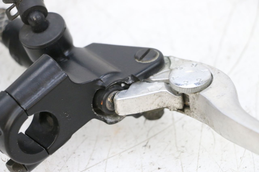 photo de FRONT BRAKE MASTER CYLINDER SUZUKI GSXR GSX-R 1000 (2003 - 2004) - Fixing points details