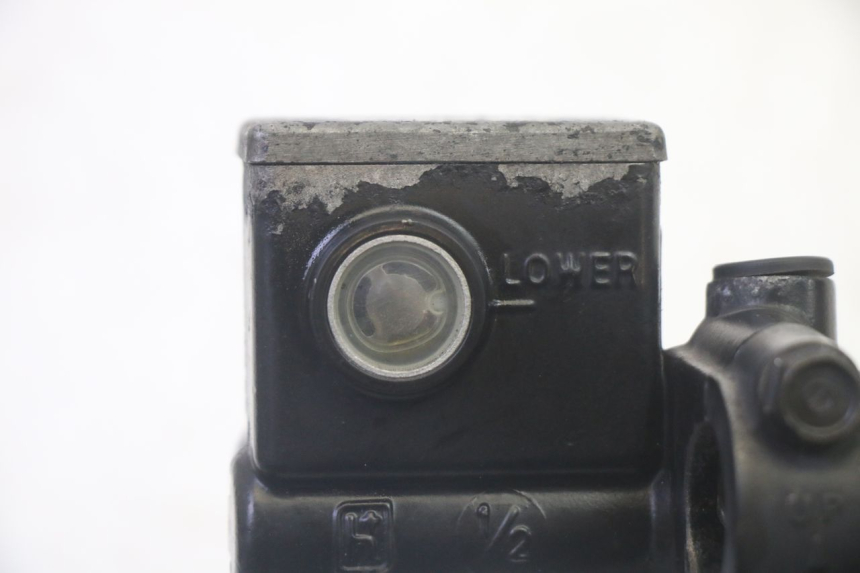 photo de FRONT BRAKE MASTER CYLINDER SYM GTS EVO 125 (2009 - 2013) - Technical close-up