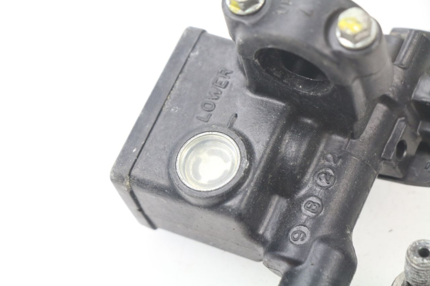 photo de FRONT BRAKE MASTER CYLINDER HONDA FES S-WING SWING 125 (2007 - 2015) - Zoom on usage condition