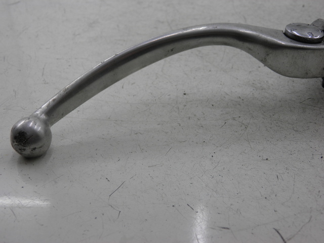 photo de FRONT BRAKE MASTER CYLINDER KAWASAKI ZX 9R NINJA 900 (1999 - 2001) - Alternative perspective