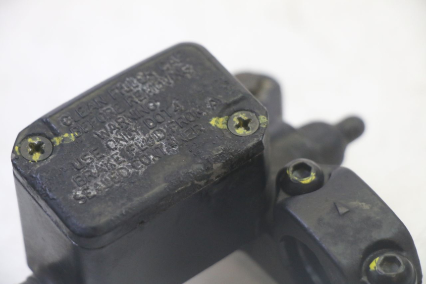 photo de FRONT BRAKE MASTER CYLINDER PIAGGIO MP3 LT 300 (2010 - 2016) - Zoom on usage condition