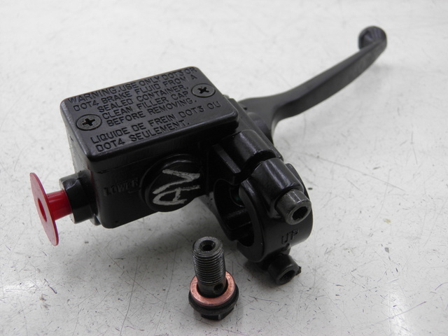 photo de FRONT MASTER CYLINDER PEUGEOT KISBEE 4T 50 (2010 - 2017)