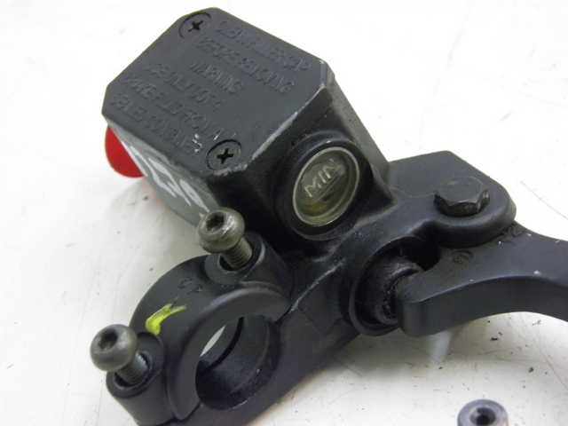 photo de FRONT BRAKE MASTER CYLINDER PIAGGIO X8 125 (2004 - 2007)