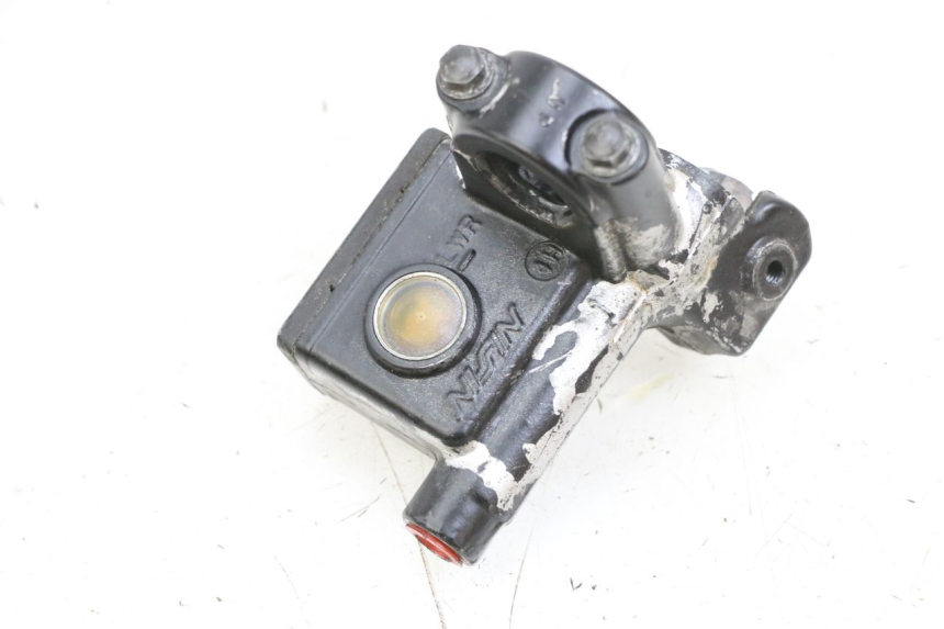 photo de FRONT BRAKE MASTER CYLINDER YAMAHA TTR 125 (2000 - 2020) - Technical close-up