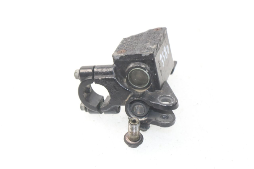 photo de FRONT BRAKE MASTER CYLINDER PEUGEOT TWEET 125 (2010 - 2017) - Alternative perspective