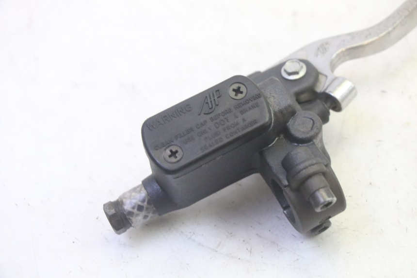 photo de FRONT BRAKE MASTER CYLINDER YAMAHA TZR 50 (2008 - 2016) - Component detail