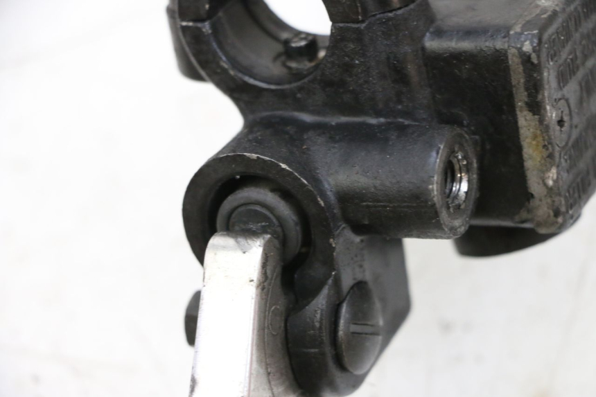 photo de FRONT MASTER CYLINDER PIAGGIO VESPA GTS SUPER IE 125 (2009 - 2016) - Alternative perspective