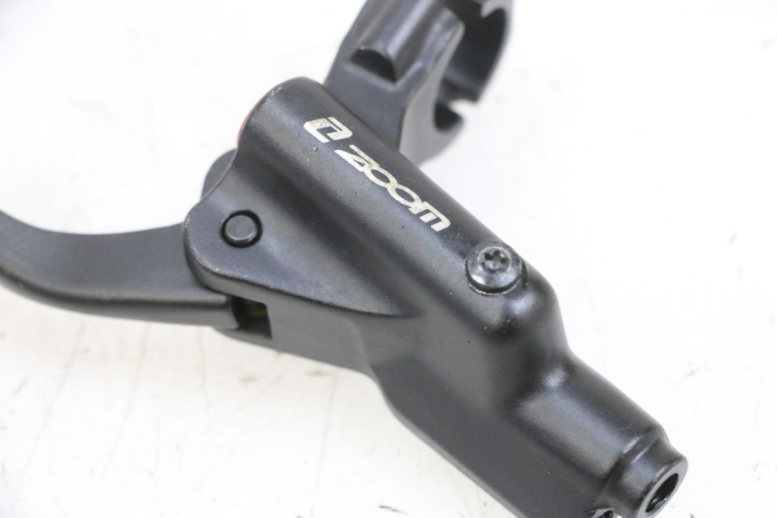 photo de FRONT MASTER CYLINDER DUALTRON VICTOR LIMITED 1