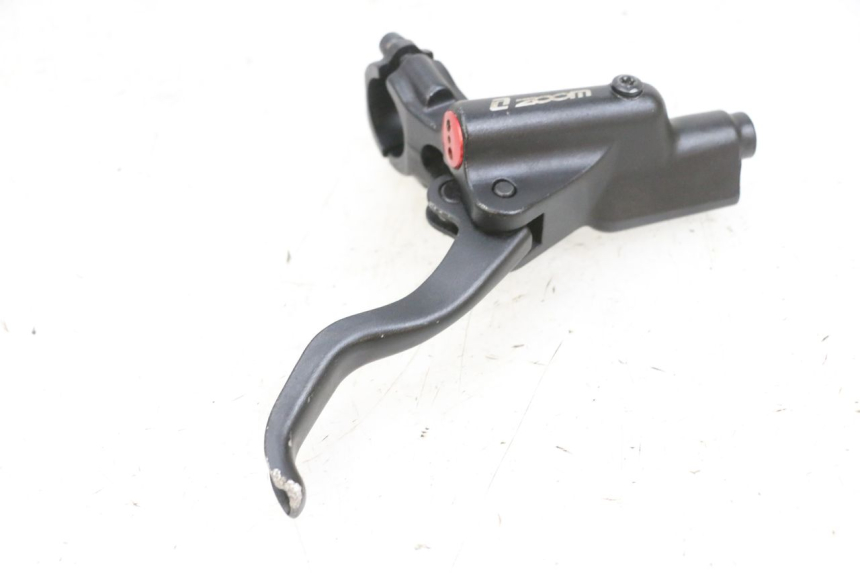 photo de FRONT MASTER CYLINDER DUALTRON VICTOR LIMITED 1