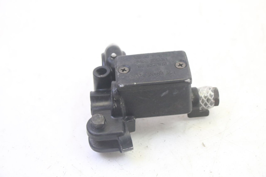 photo de FRONT BRAKE MASTER CYLINDER PEUGEOT VIVACITY 100 (1999 - 2008) - Zoom on usage condition