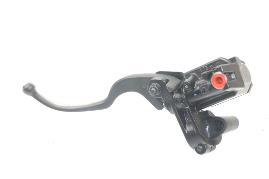 photo de FRONT BRAKE MASTER CYLINDER YAMAHA XMAX X-MAX ABS 125 (2014 - 2016) - Zoom on usage condition