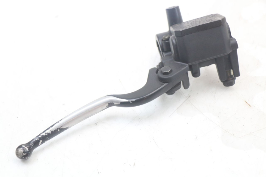 photo de FRONT MASTER CYLINDER YAMAHA XMAX X-MAX 125 (2006 - 2009) - Technical close-up