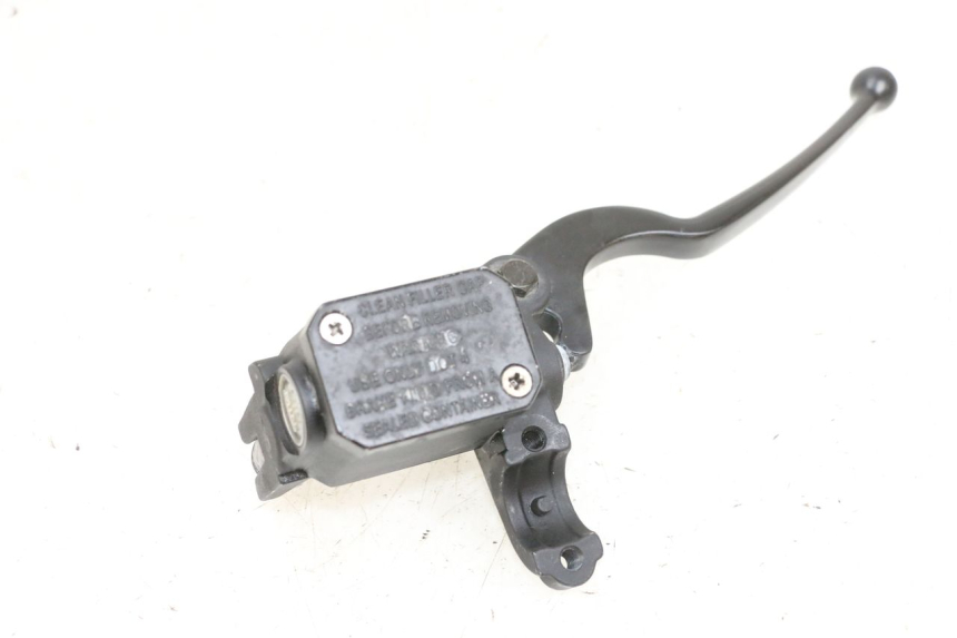 photo de FRONT MASTER CYLINDER YAMAHA XMAX X-MAX 125 (2006 - 2009) - Zoom on usage condition
