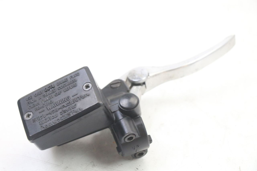 photo de FRONT BRAKE MASTER CYLINDER YAMAHA FZS FAZER 600 (2001 - 2003)