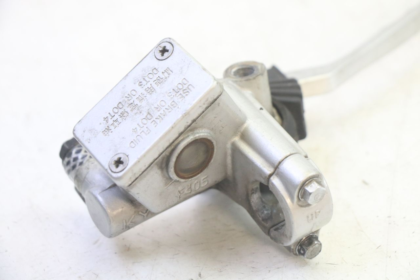 photo de FRONT BRAKE MASTER CYLINDER KYMCO ZING 125 (1997 - 2003) - Zoom on usage condition