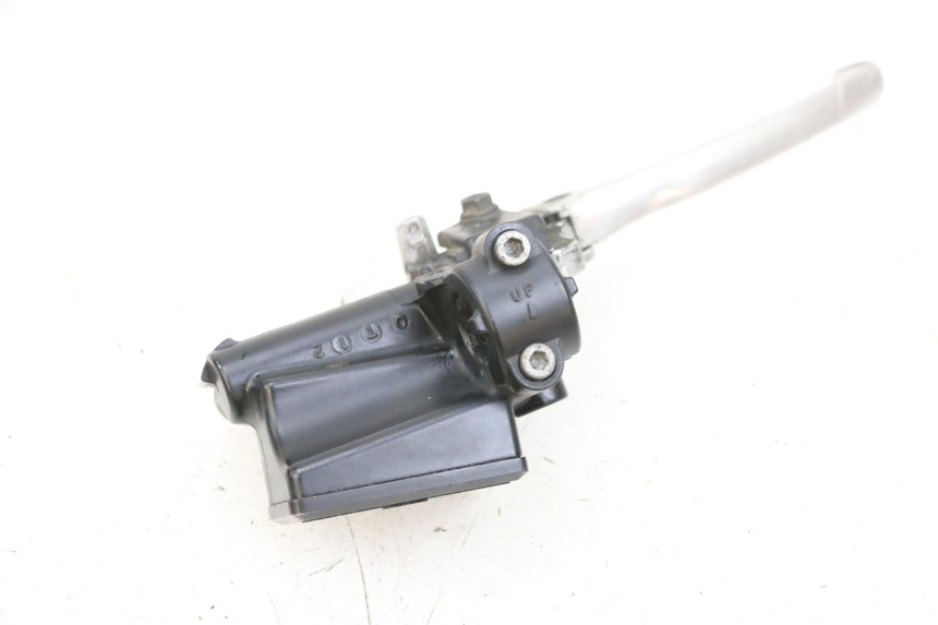 photo de CLUTCH MASTER CYLINDER YAMAHA FJR ABS 1300 (2006 - 2012) - Zoom on usage condition