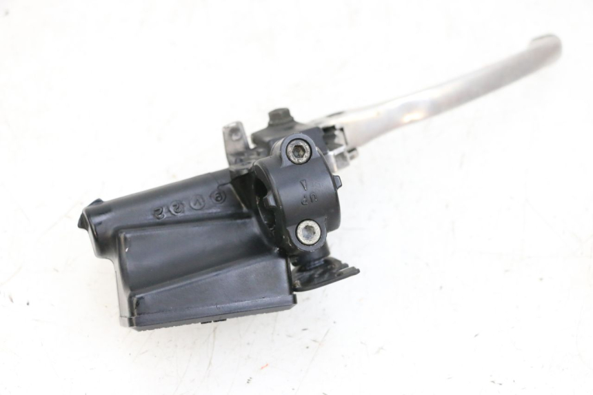 photo de CLUTCH MASTER CYLINDER YAMAHA FJR ABS 1300 (2006 - 2012) - Alternative perspective
