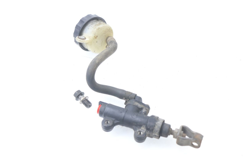 photo de REAR BRAKE MASTER CYLINDER HONDA CBF 500 (2004 - 2007)