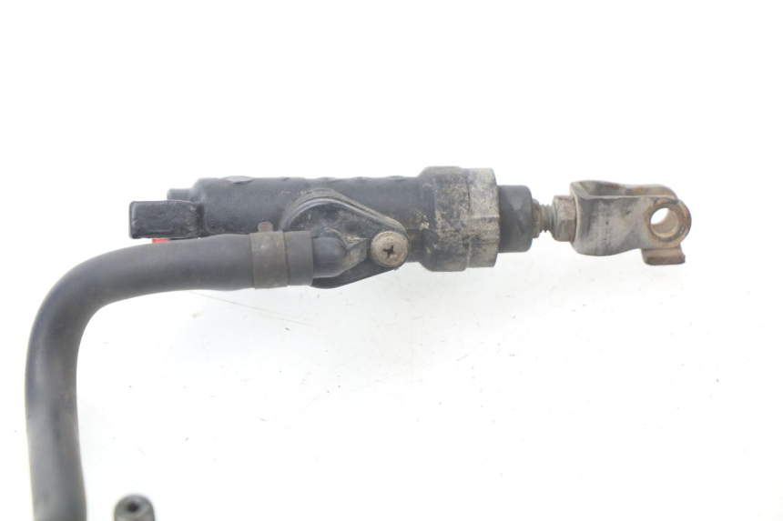 photo de REAR BRAKE MASTER CYLINDER HONDA CBF 500 (2004 - 2007)