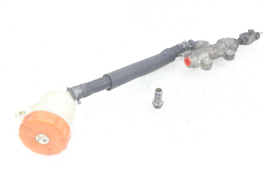 photo de REAR BRAKE MASTER CYLINDER HONDA CBR F SC25 1000 (1989 - 1992)
