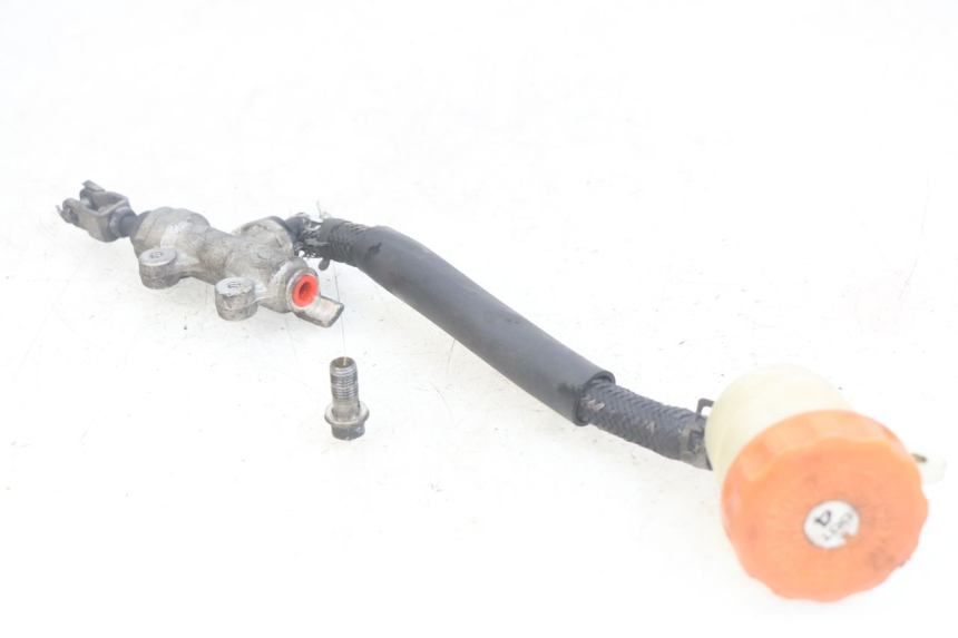 photo de REAR BRAKE MASTER CYLINDER HONDA CBR F SC25 1000 (1989 - 1992)