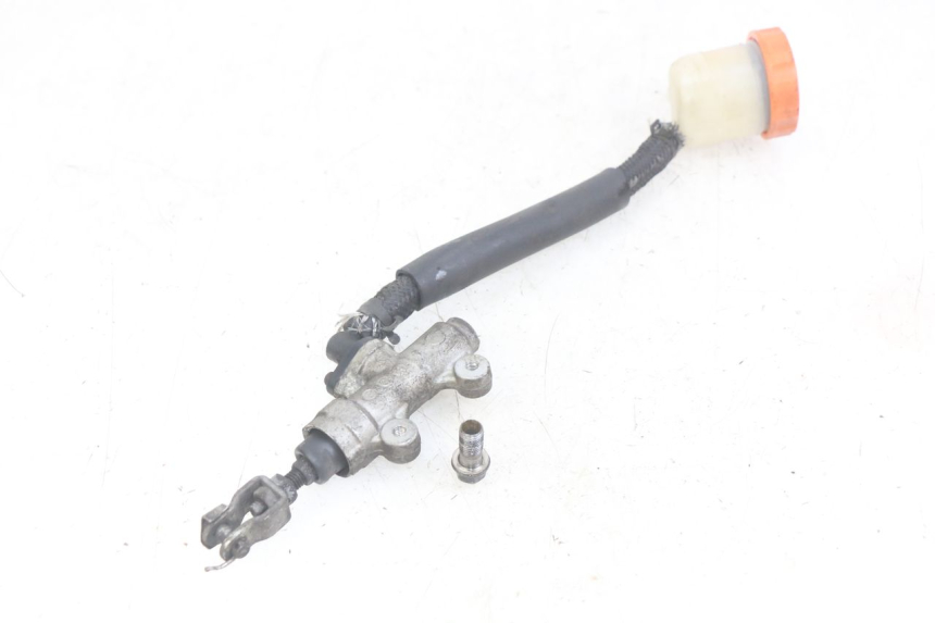 photo de REAR BRAKE MASTER CYLINDER HONDA CBR F SC25 1000 (1989 - 1992)