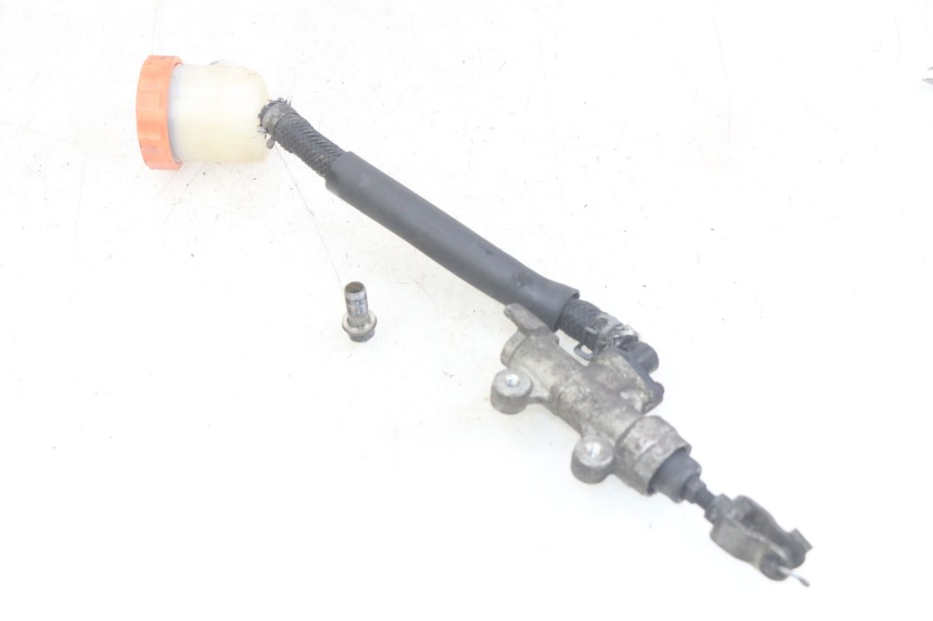 photo de REAR BRAKE MASTER CYLINDER HONDA CBR F SC25 1000 (1989 - 1992)